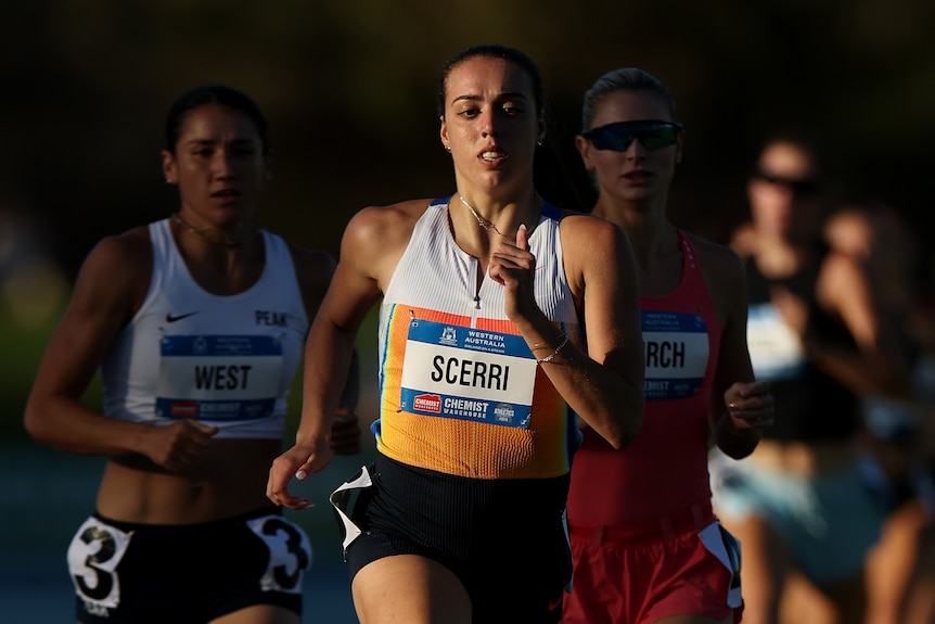 Mia Scerri leads the field in the 800m heptathlon at the Australian Athletics Championships.