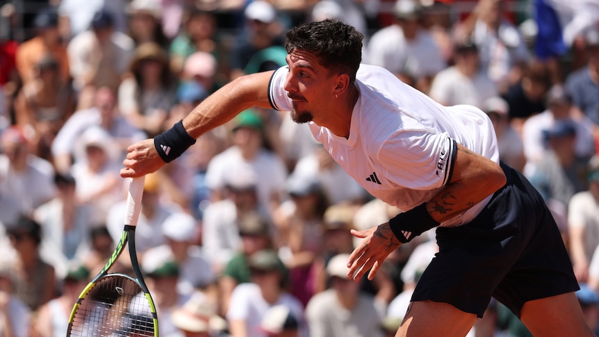 Kokkinakis wins French Open five-set thriller on mixed day for Aussies