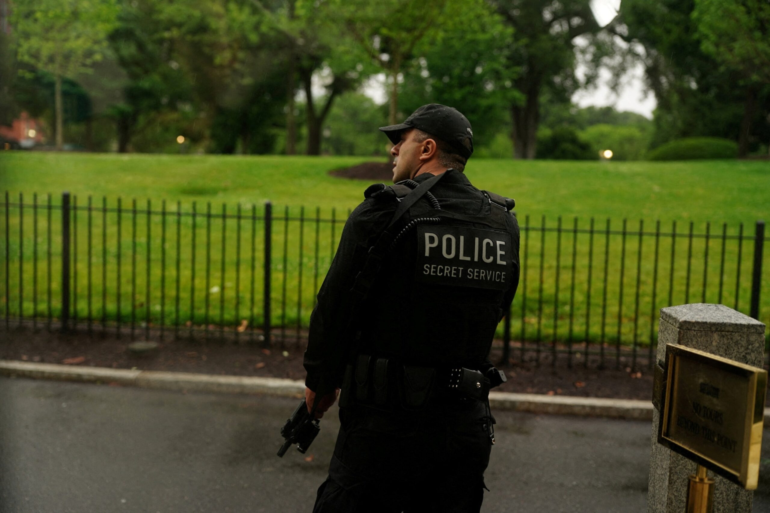 Suspect dead, bystander wounded after gunfire near White House: Secret Service