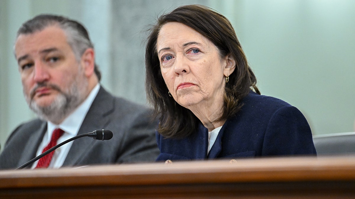 Ted Cruz, Maria Cantwell unveil bipartisan college athletics bill amid NIL chaos, lawsuits, 'Lane Kiffin Rule'