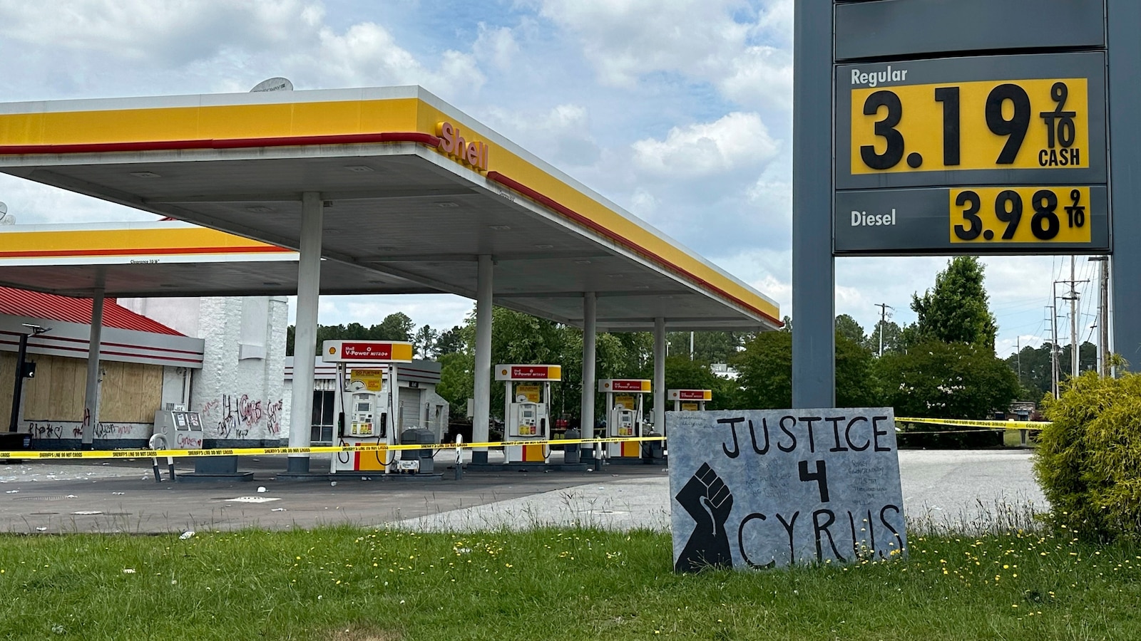 Trial begins for a South Carolina store owner who fatally shot Black teen